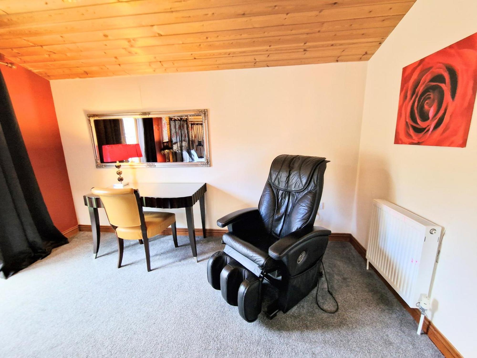 Lomond 4 With Private Hot Tub - Fife - Loch Leven - Lomond Hills Villa Kelty Exterior foto