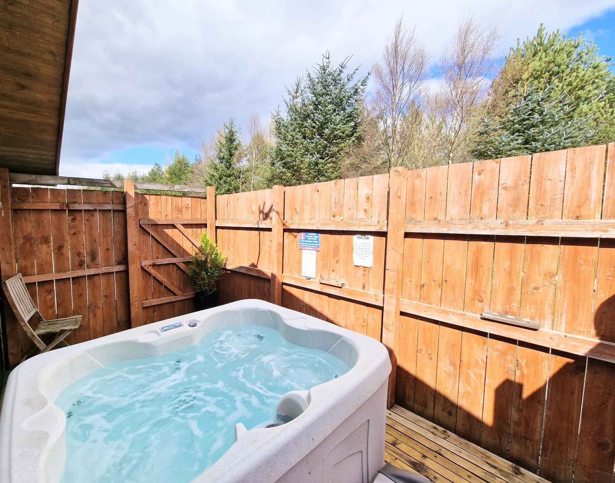 Lomond 4 With Private Hot Tub - Fife - Loch Leven - Lomond Hills Villa Kelty Exterior foto