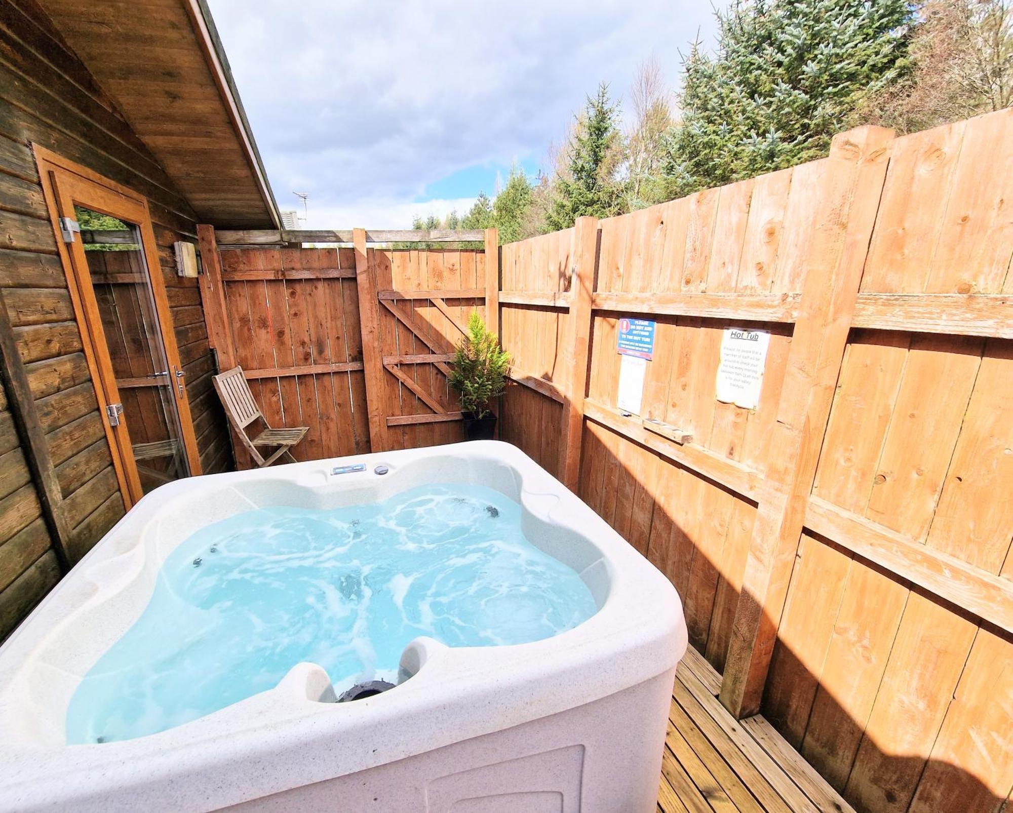 Lomond 4 With Private Hot Tub - Fife - Loch Leven - Lomond Hills Villa Kelty Exterior foto